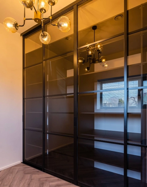 Alumiiniumraamiga liuguksed